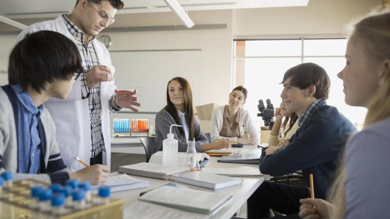 People in a lab.
