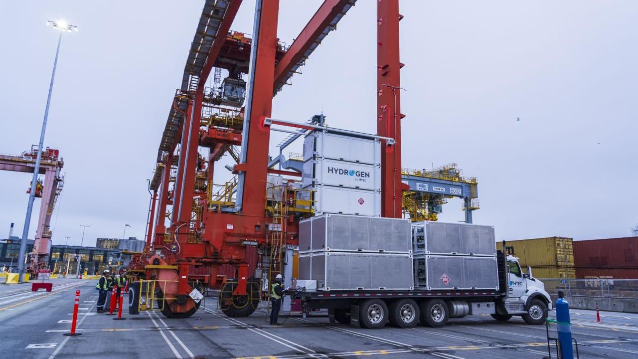 Hydrogen RTG pilot at DP World's Vancouver terminal