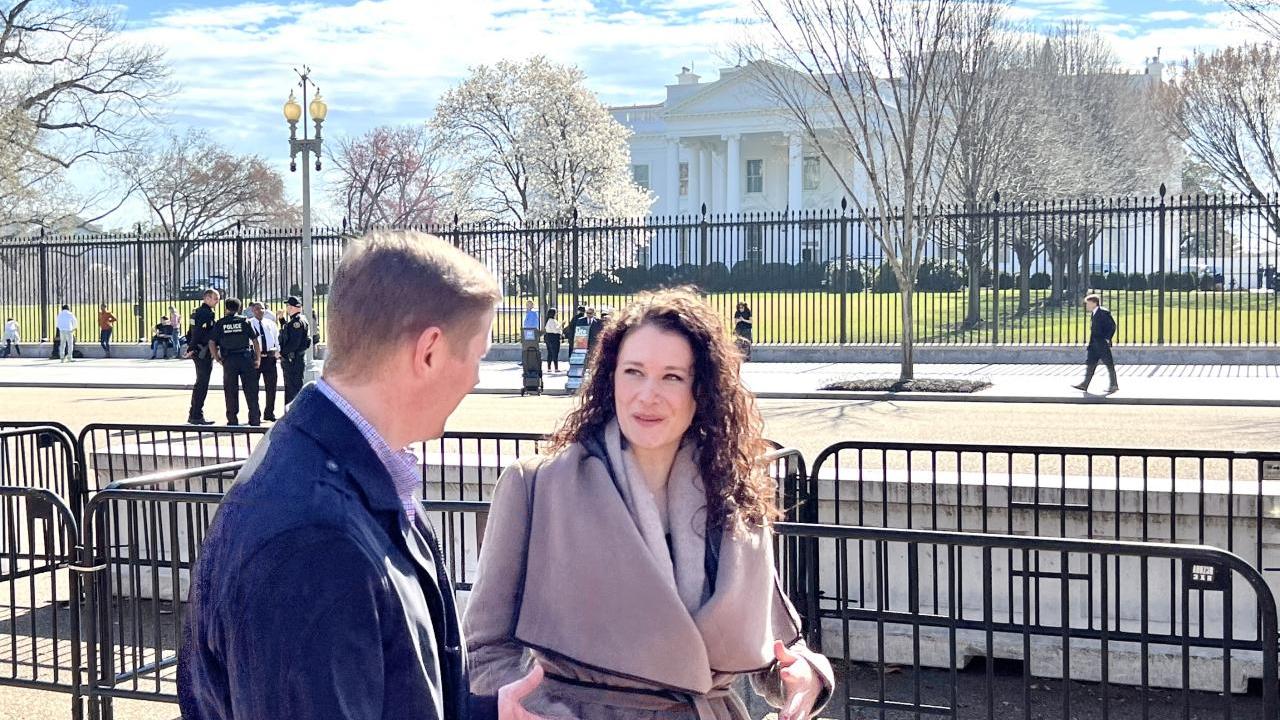 Jason Hartke and Natalie Kopp outside of White House