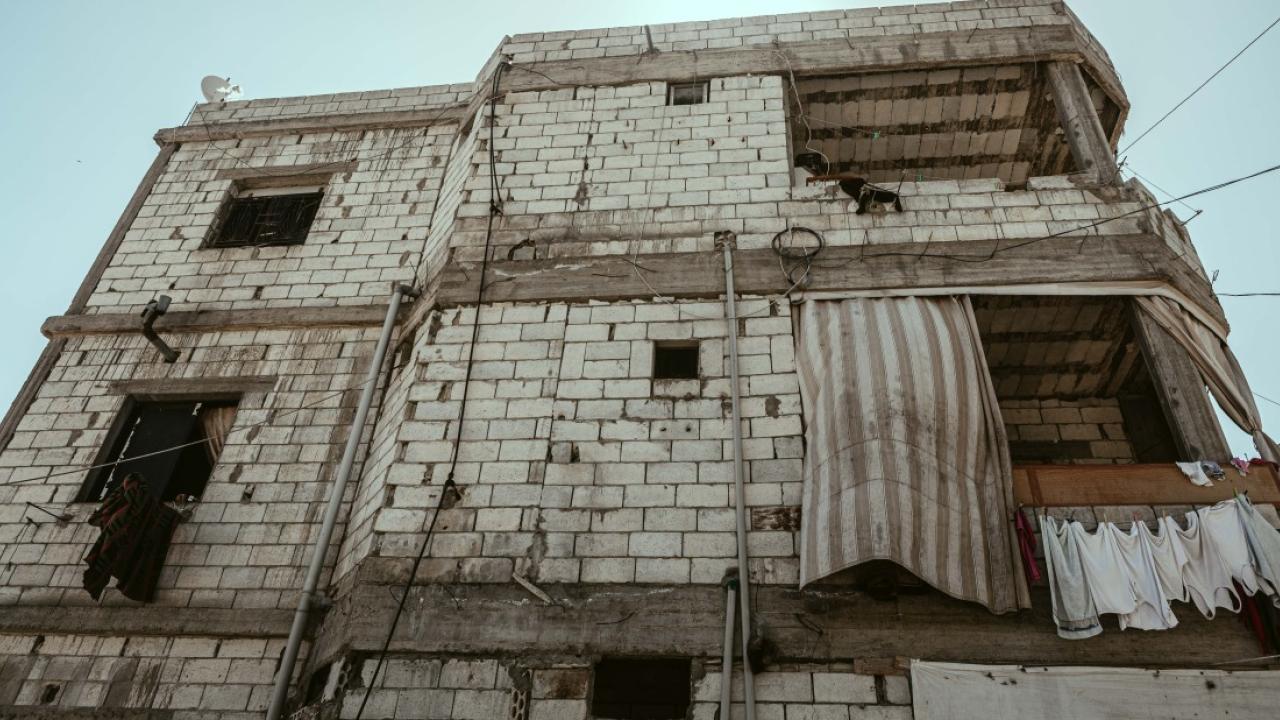 At least 1.2 million people have been displaced in Lebanon and now reside in temporary shelters. / Photo by Carmen Moreno