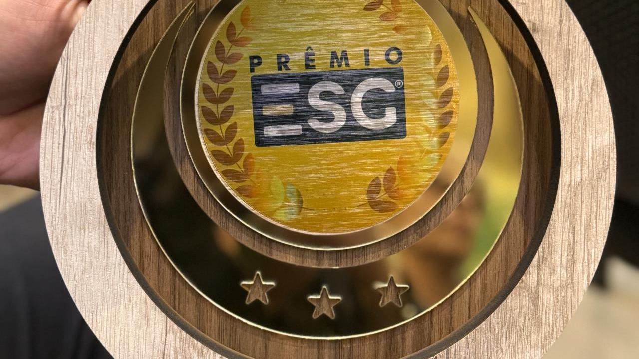 holding up award