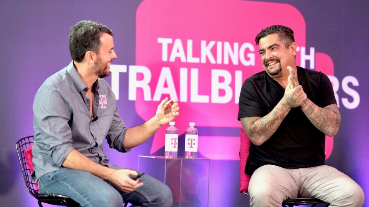 Aarón Sánchez and Jorge Martel talking