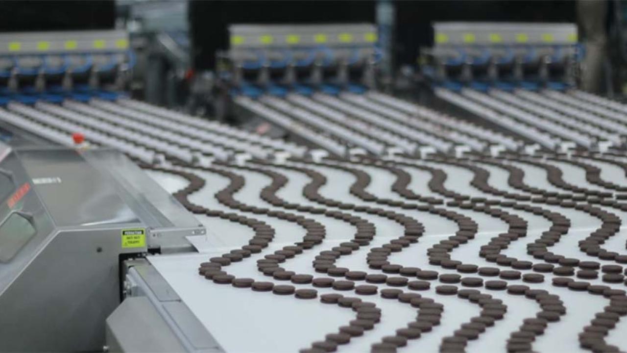 Oreo production line 