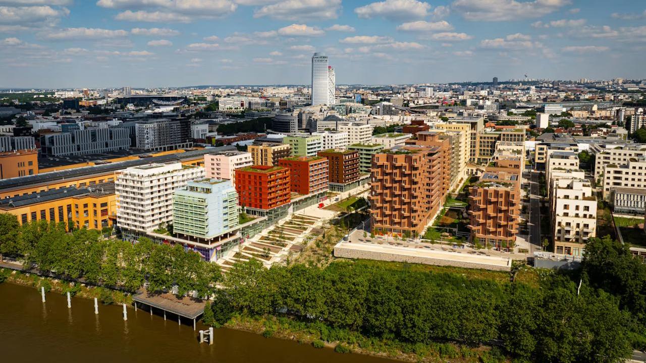 Aerial view of a city with many buildings.