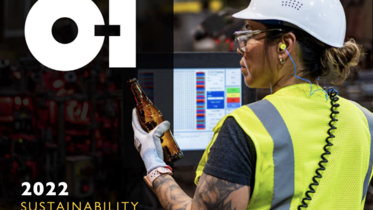 O-I Glass 2022 Sustainability Report cover page with woman holding glass bottle