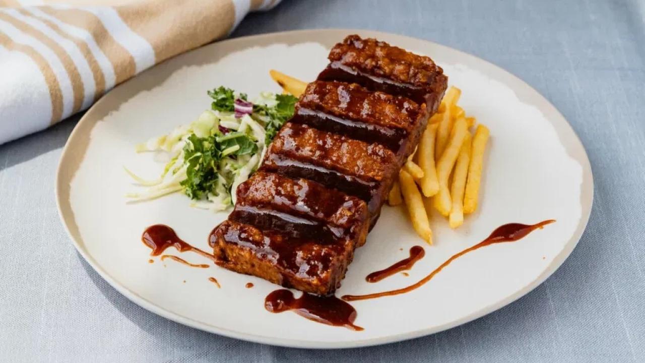 food plate with meat ribs