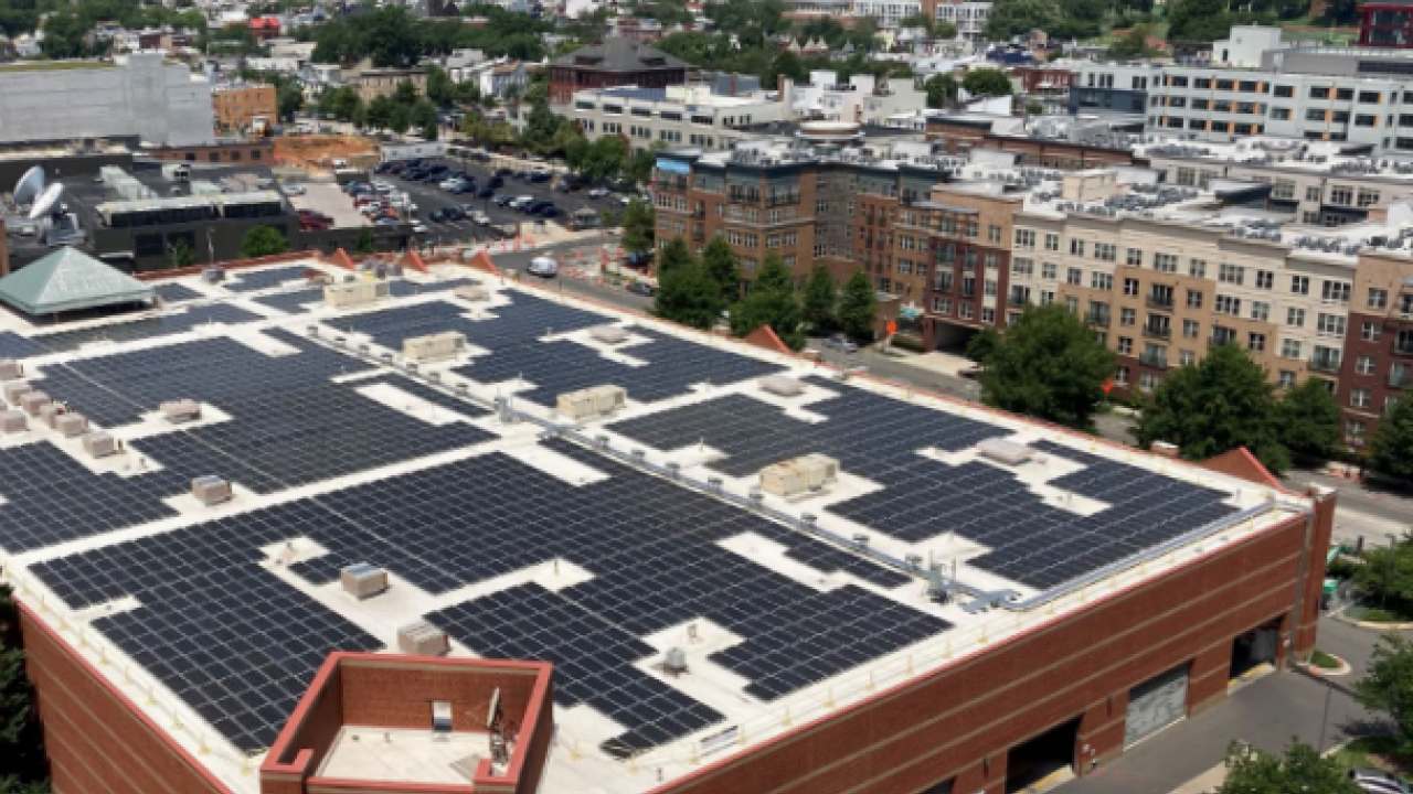 Solar panels on top of a FedEx building