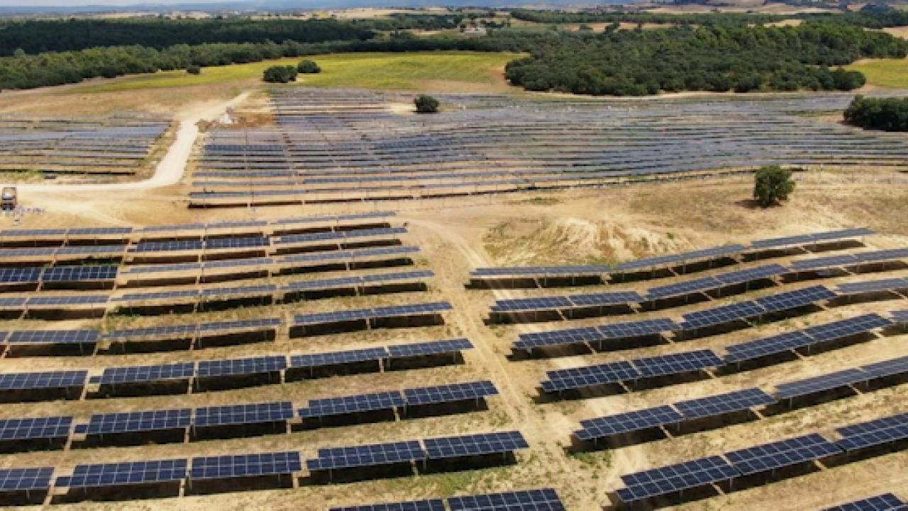 Field of solar panels
