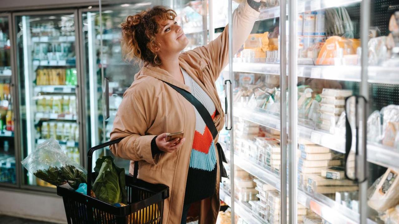 woman grocery shopping